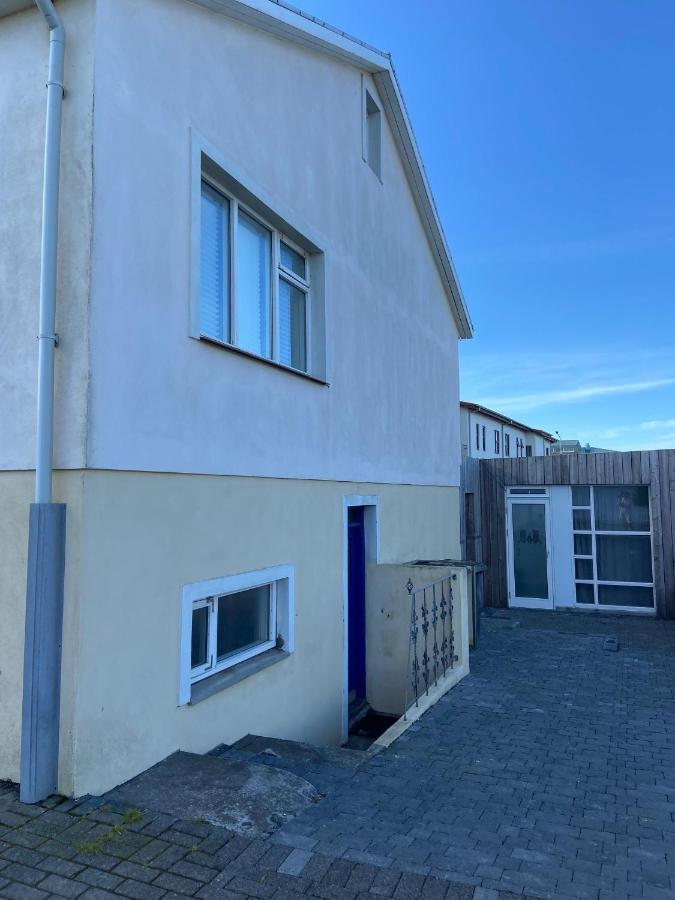 The Little Guesthouse Downtown - Keflavik Airport エクステリア 写真